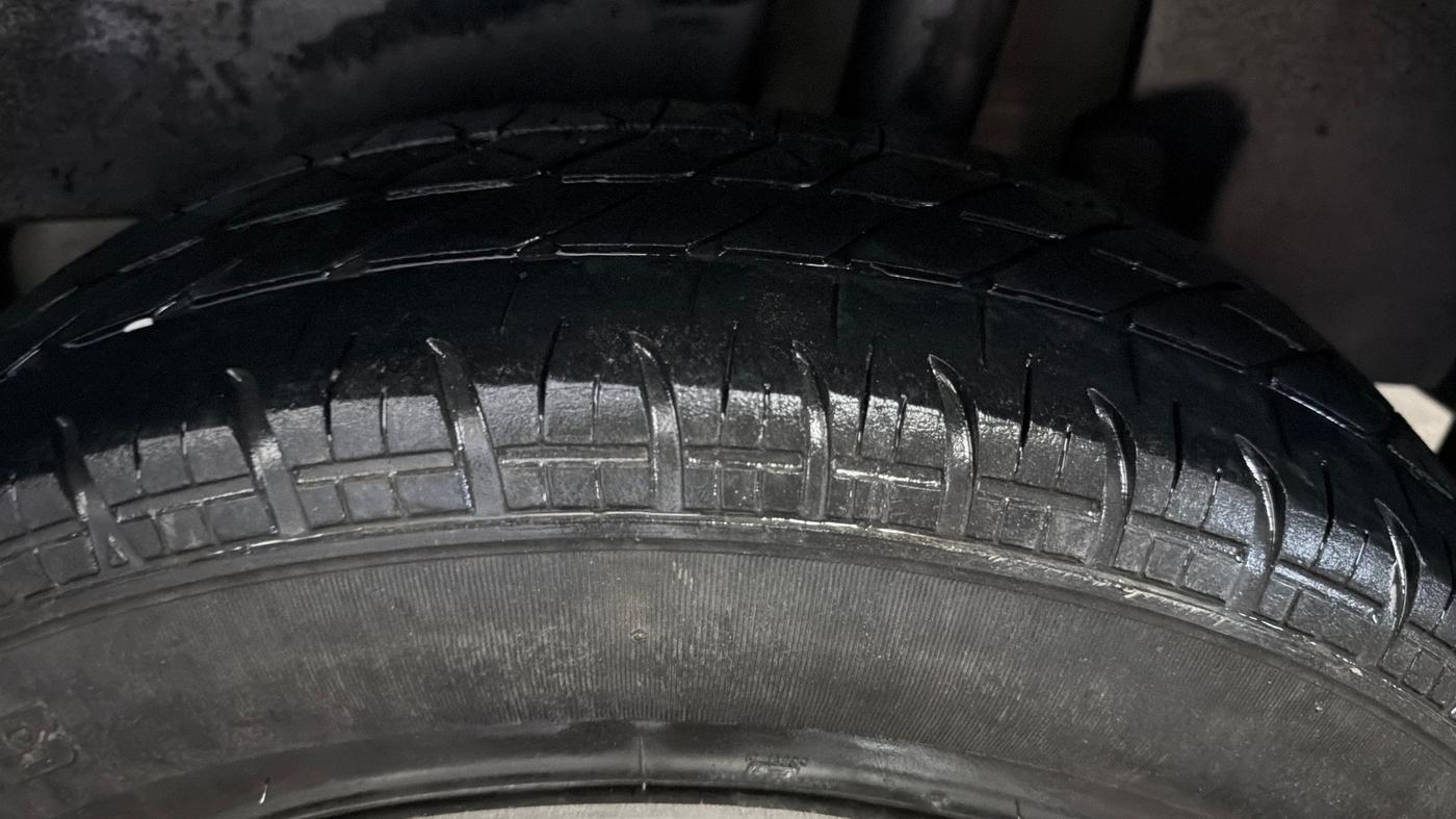 2018 Maruti Dzire LXI, Petrol, Manual, 70,035 km, Left Rear Tyre Tread