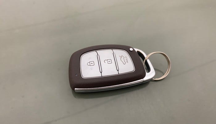 2024 Hyundai EXTER SX(O) 1.2 AMT, Petrol, Automatic, 9,598 km, Key Close Up