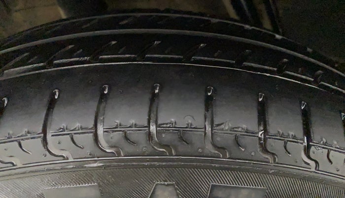 2017 Renault Kwid RXT 0.8, Petrol, Manual, 42,686 km, Left Front Tyre Tread