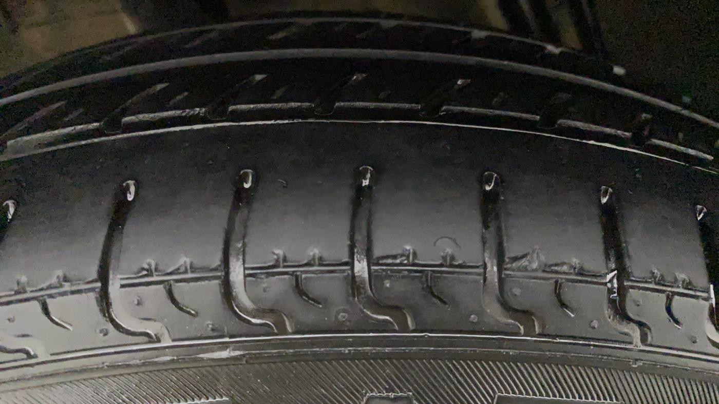 2017 Renault Kwid RXT 0.8, Petrol, Manual, 42,686 km, Right Front Tyre Tread