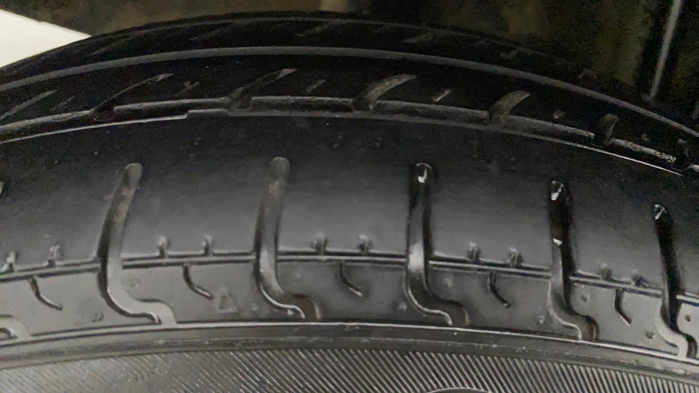 2017 Renault Kwid RXT 0.8, Petrol, Manual, 42,686 km, Right Rear Tyre Tread