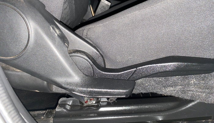 2021 Maruti Swift VXI, CNG, Manual, 32,199 km, Driver Side Adjustment Panel