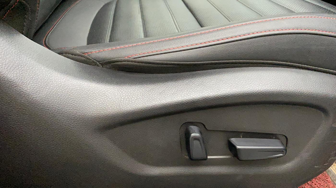 2021 KIA SELTOS GTX PLUS 1.4 PETROL DUAL TONE, Petrol, Manual, 13,616 km, Driver Side Adjustment Panel