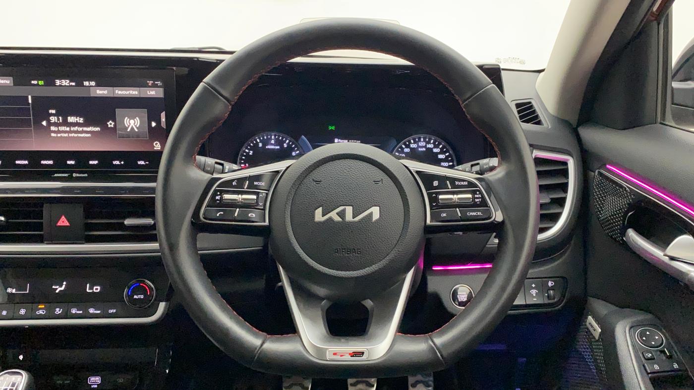 2021 KIA SELTOS GTX PLUS 1.4 PETROL DUAL TONE, Petrol, Manual, 13,616 km, Steering Wheel Close Up