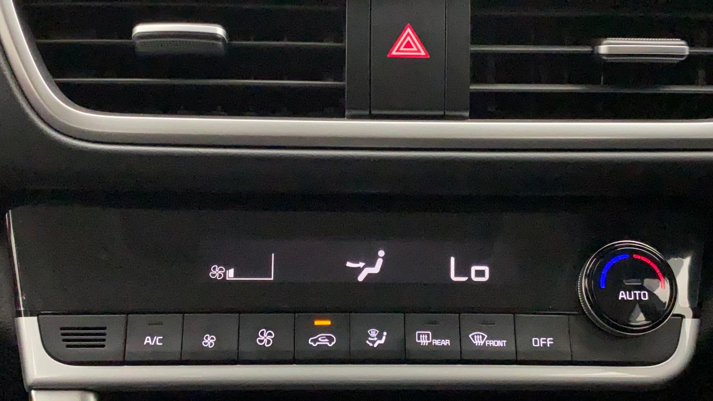 2021 KIA SELTOS GTX PLUS 1.4 PETROL DUAL TONE, Petrol, Manual, 13,616 km, Automatic Climate Control
