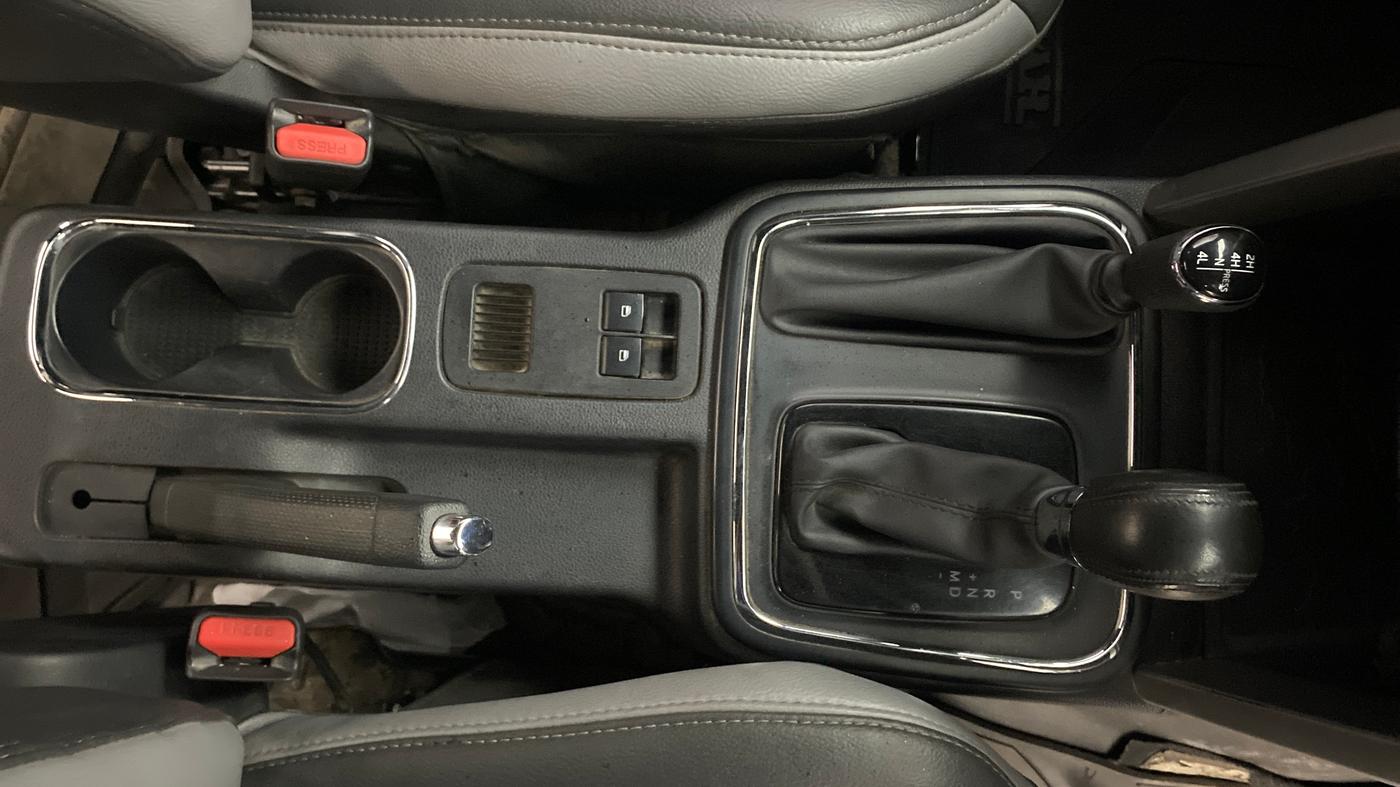 2021 Mahindra Thar LX D 4WD AT CONVERTIBLE, Diesel, Automatic, 52,603 km, Gear Lever