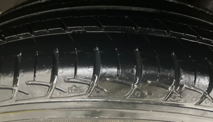 2017 Maruti Baleno DELTA PETROL 1.2, Petrol, Manual, 34,977 km, Left Rear Tyre Tread