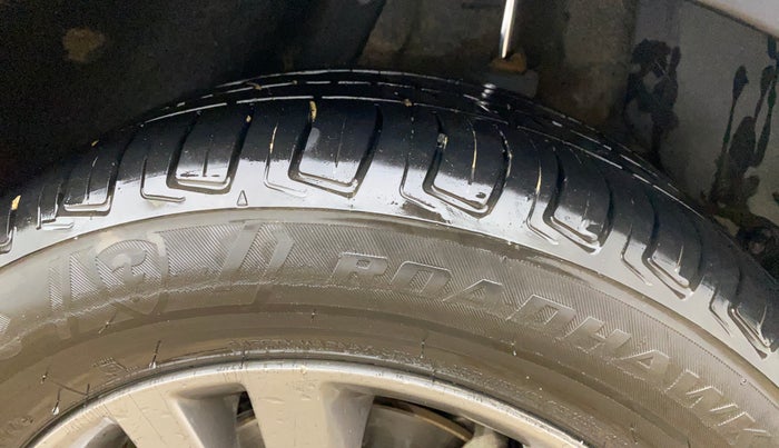 2017 Hyundai New Elantra 2.0 SX(O) AT PETROL, Petrol, Automatic, 1,07,578 km, Left Rear Tyre Tread