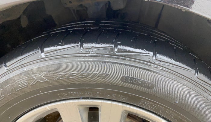 2017 Hyundai New Elantra 2.0 SX(O) AT PETROL, Petrol, Automatic, 1,07,578 km, Right Front Tyre Tread