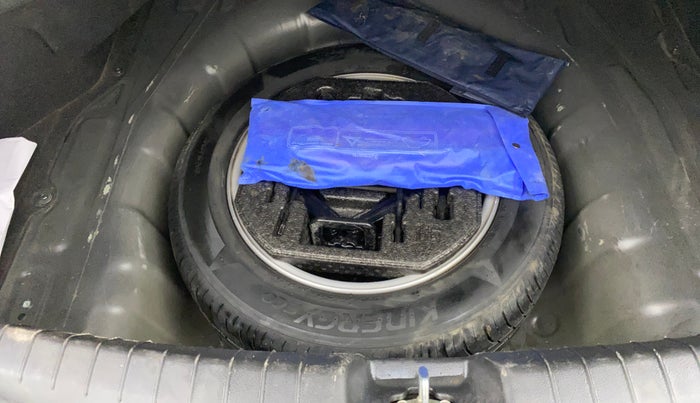 2017 Hyundai New Elantra 2.0 SX(O) AT PETROL, Petrol, Automatic, 1,07,578 km, Spare Tyre