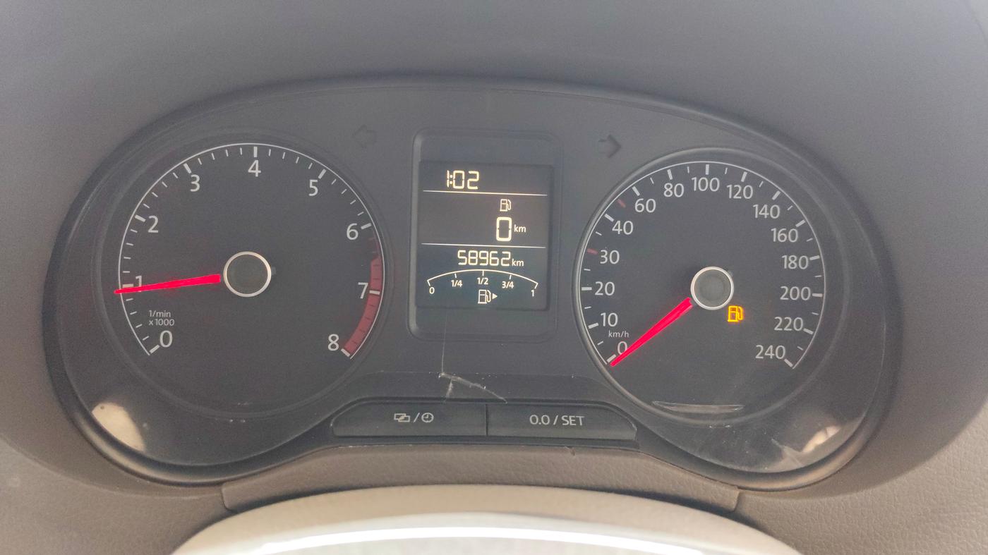 2016 Volkswagen Vento HIGHLINE 1.6 MPI, Petrol, Manual, 58,961 km, Odometer Image