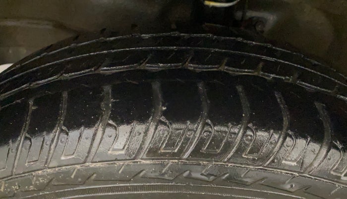 2014 Maruti Wagon R 1.0 VXI, Petrol, Manual, 25,749 km, Left Front Tyre Tread
