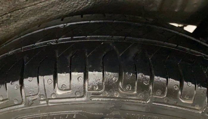 2014 Maruti Wagon R 1.0 VXI, Petrol, Manual, 25,749 km, Left Rear Tyre Tread