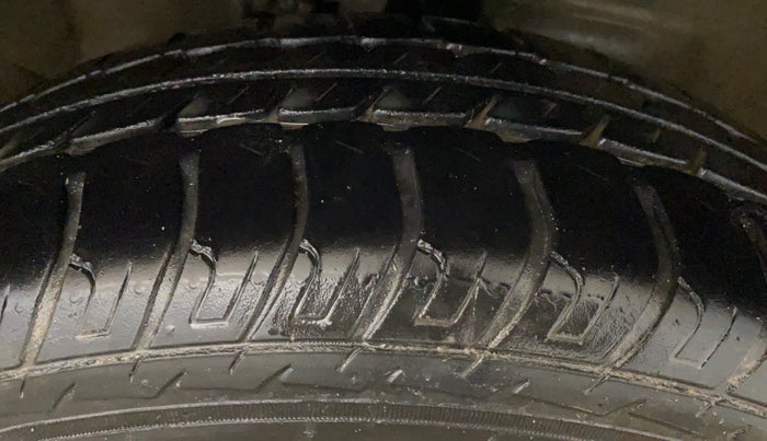2014 Maruti Wagon R 1.0 VXI, Petrol, Manual, 25,749 km, Right Front Tyre Tread