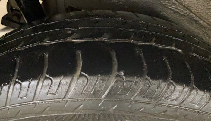2014 Maruti Wagon R 1.0 VXI, Petrol, Manual, 25,749 km, Right Rear Tyre Tread