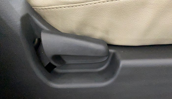 2014 Maruti Wagon R 1.0 VXI, Petrol, Manual, 25,749 km, Driver Side Adjustment Panel
