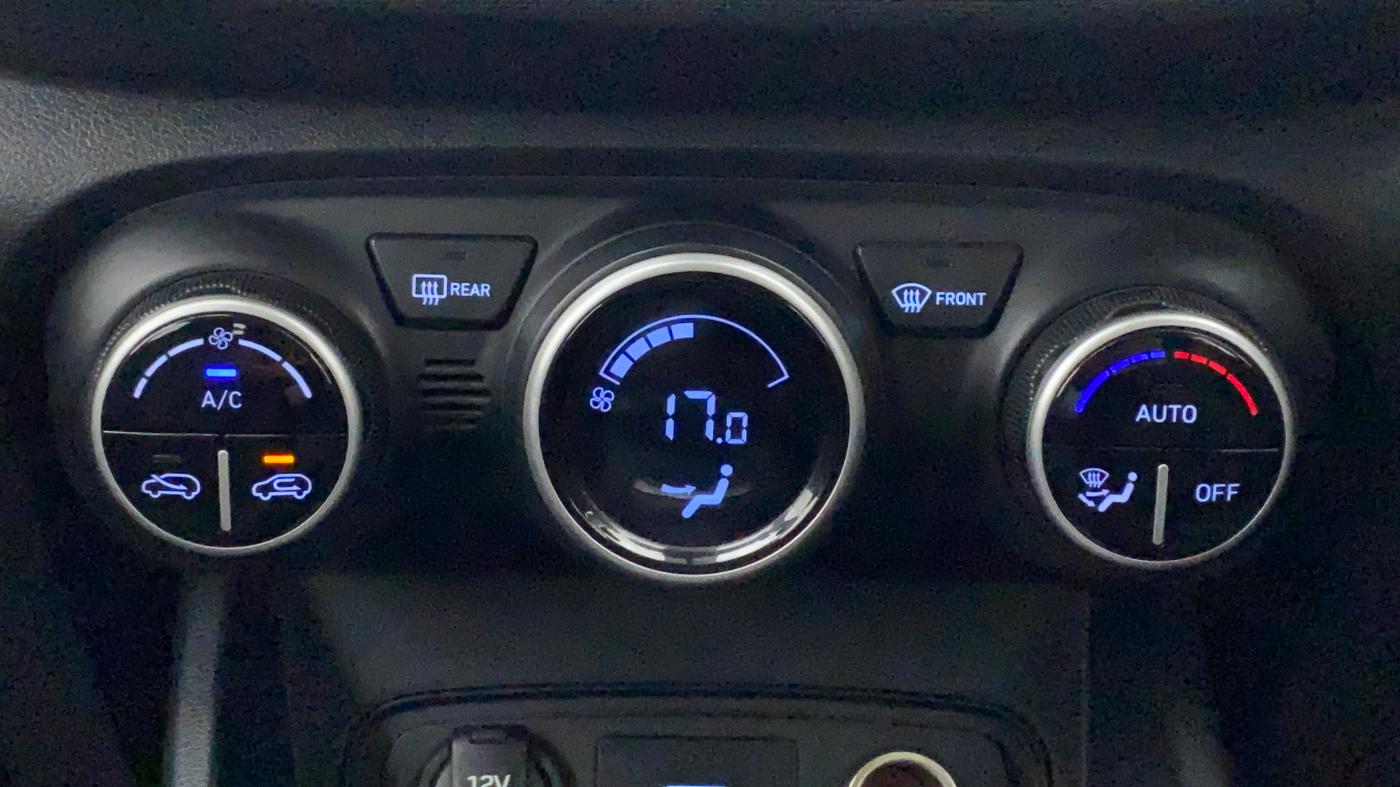 2020 Hyundai VENUE SX PLUS 1.0 TURBO DCT, Petrol, Automatic, 25,400 km, Automatic Climate Control