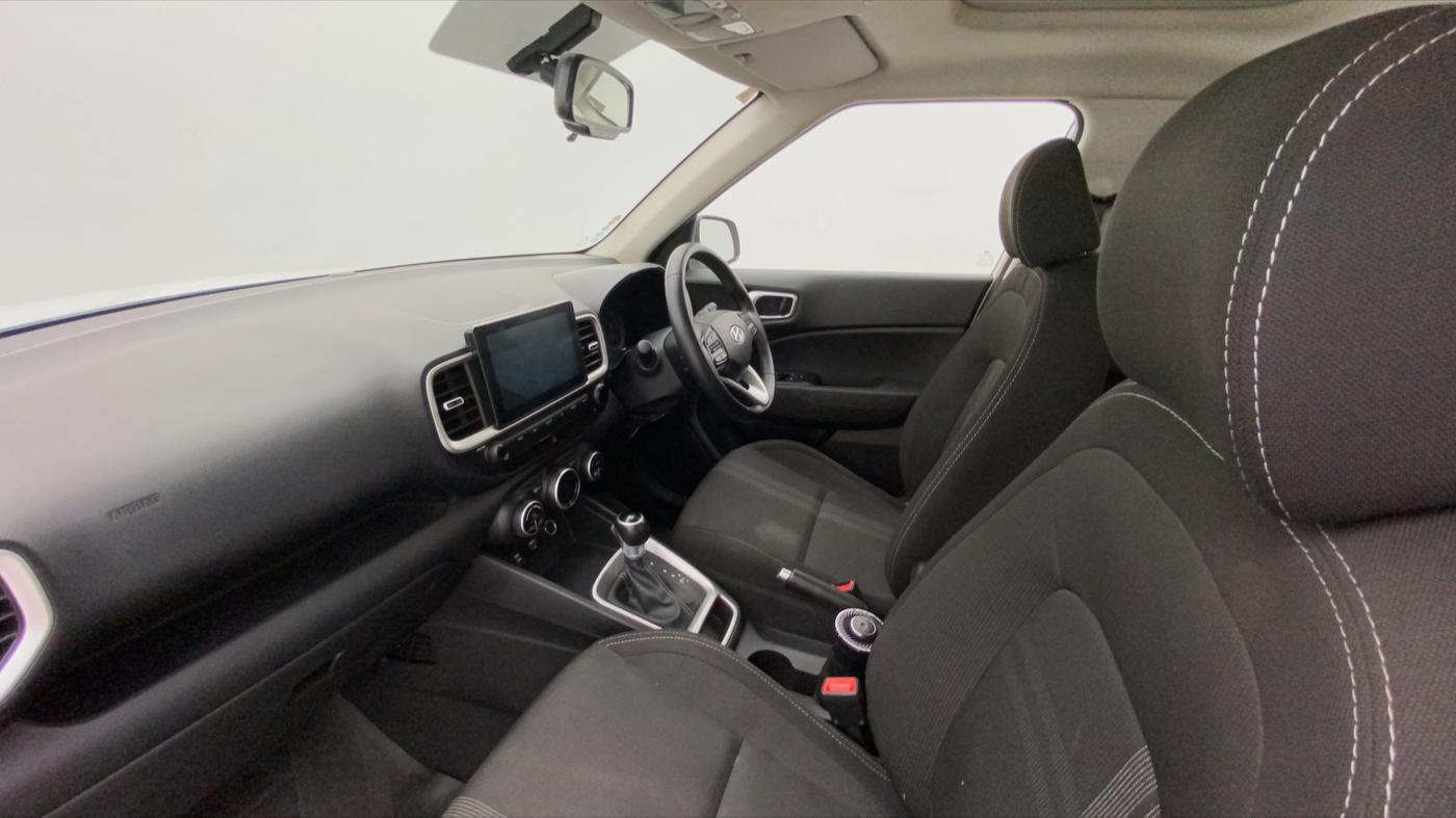 2020 Hyundai VENUE SX PLUS 1.0 TURBO DCT, Petrol, Automatic, 25,400 km, Right Side Front Door Cabin