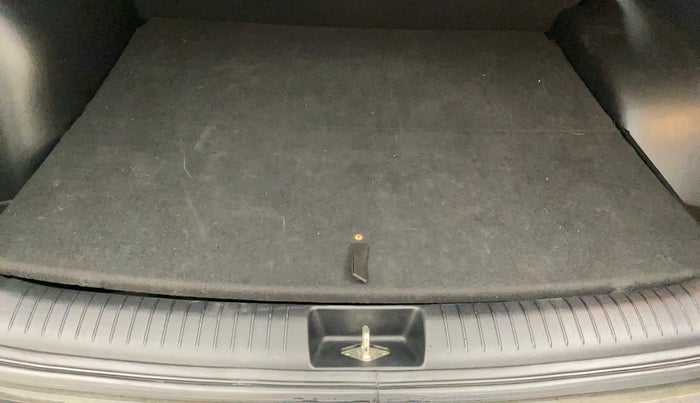 2018 Hyundai Creta E PLUS 1.6 PETROL, Petrol, Manual, 79,207 km, Boot Inside