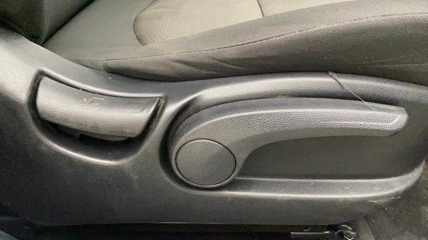 2018 Hyundai Creta E PLUS 1.6 PETROL, Petrol, Manual, 79,207 km, Driver Side Adjustment Panel