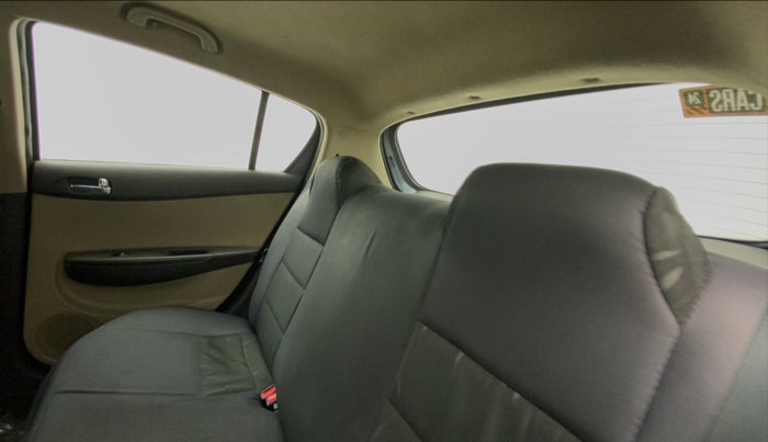 2011 Hyundai i20 MAGNA 1.2, Petrol, Manual, 33,855 km, Right Side Rear Door Cabin
