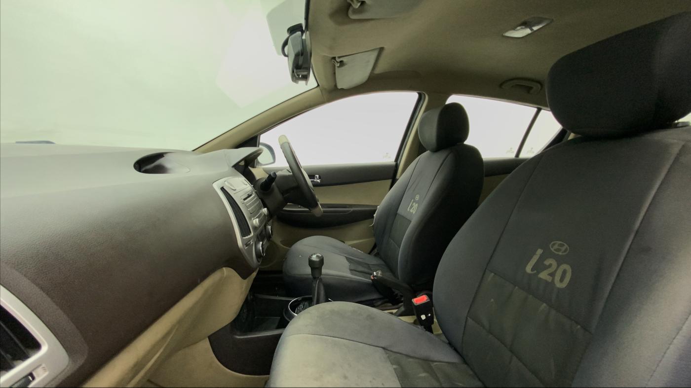 2011 Hyundai i20 MAGNA 1.2, Petrol, Manual, 33,855 km, Right Side Front Door Cabin