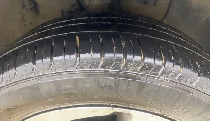 2015 Hyundai Elite i20 ASTA 1.2, Petrol, Manual, 49,278 km, Right Front Tyre Tread