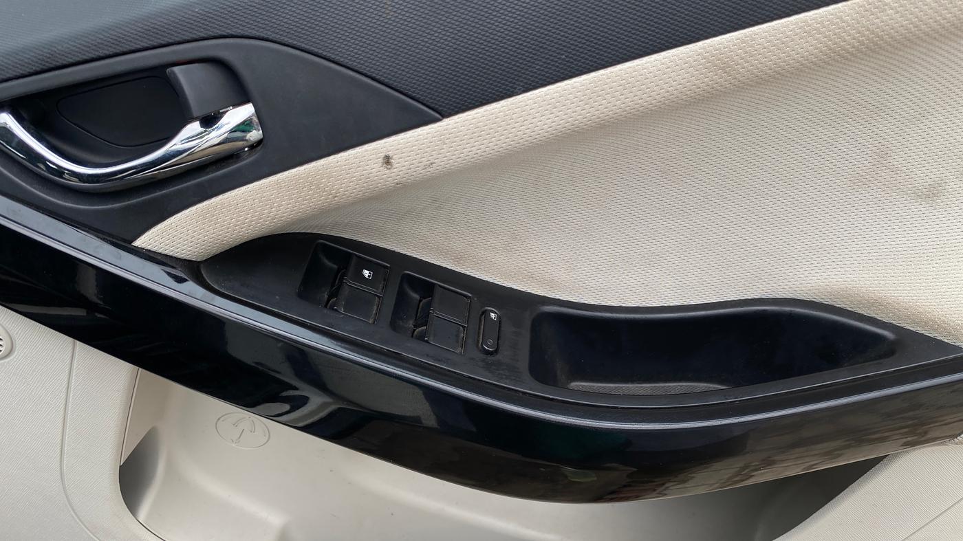 2023 Tata NEXON XZ PLUS PETROL SUNROOF, Petrol, Manual, 30,056 km, Driver Side Door Panels Control