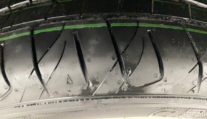 2019 Mahindra XUV300 W8 (O) 1.5 DIESEL, Diesel, Manual, 81,202 km, Left Rear Tyre Tread