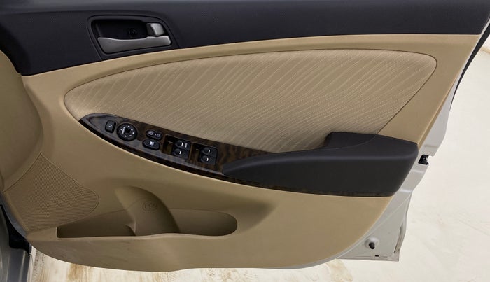 2016 Hyundai Verna 1.6 VTVT SX, Petrol, Manual, 94,141 km, Driver Side Door Panels Control