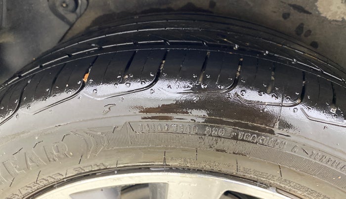 2016 Hyundai Verna 1.6 VTVT SX, Petrol, Manual, 94,141 km, Right Rear Tyre Tread