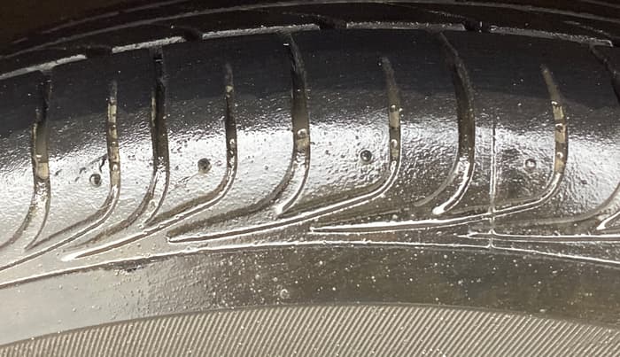 2015 Toyota Etios G, Petrol, Manual, 34,034 km, Right Rear Tyre Tread