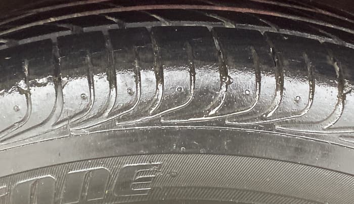 2015 Toyota Etios G, Petrol, Manual, 34,034 km, Left Front Tyre Tread