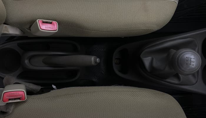 2015 Toyota Etios G, Petrol, Manual, 34,034 km, Gear Lever