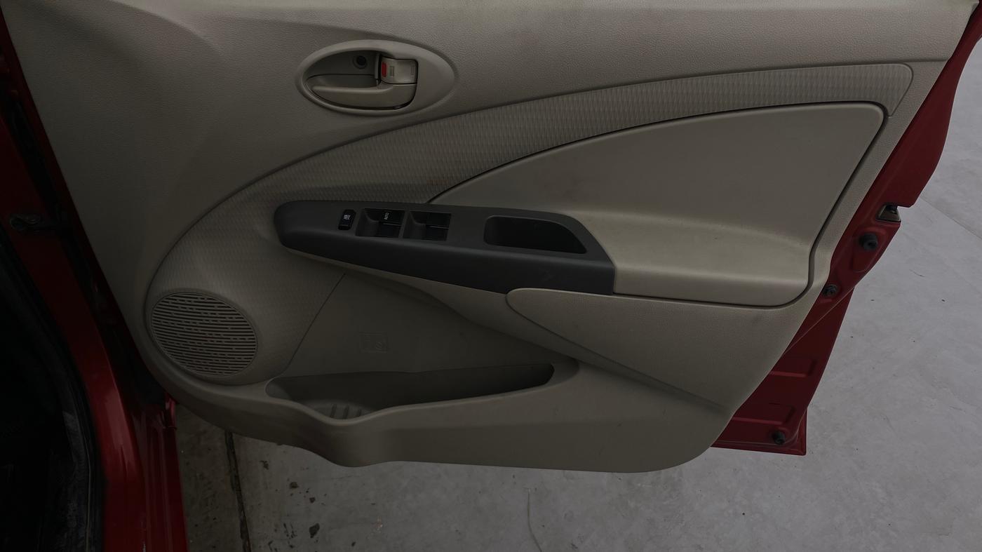 2015 Toyota Etios G, Petrol, Manual, 33,984 km, Driver Side Door Panels Control