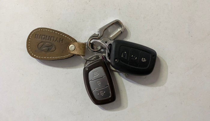 2017 Hyundai Creta SX PLUS AT 1.6 PETROL, Petrol, Automatic, 47,057 km, Key Close Up