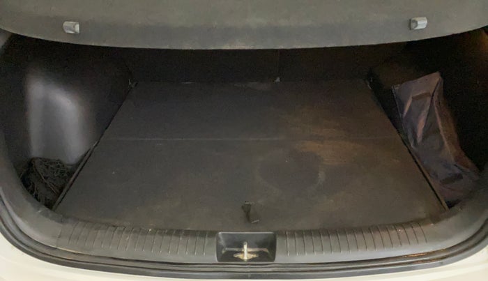 2017 Hyundai Creta SX PLUS AT 1.6 PETROL, Petrol, Automatic, 47,057 km, Boot Inside