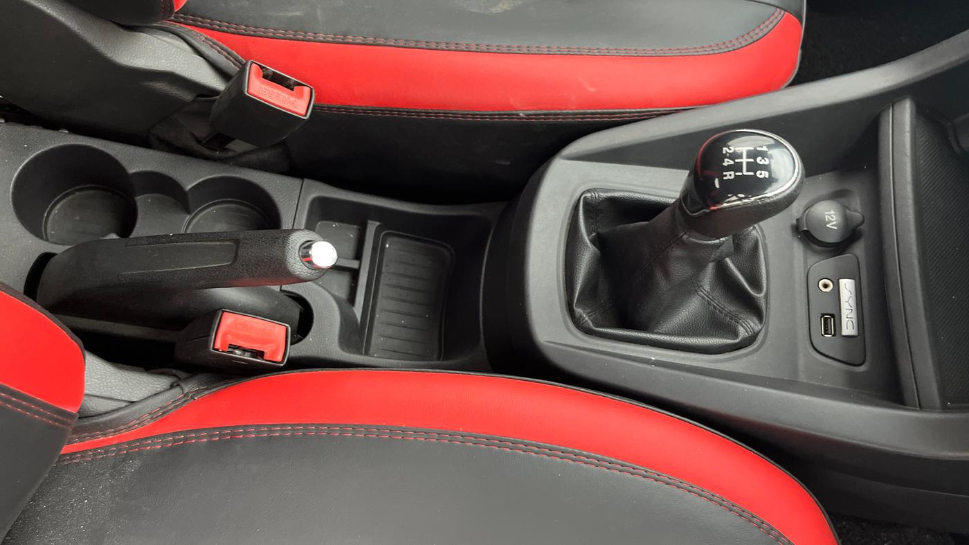 2016 Ford New Figo TITANIUM PLUS 1.2 PETROL, Petrol, Manual, 53,570 km, Gear Lever