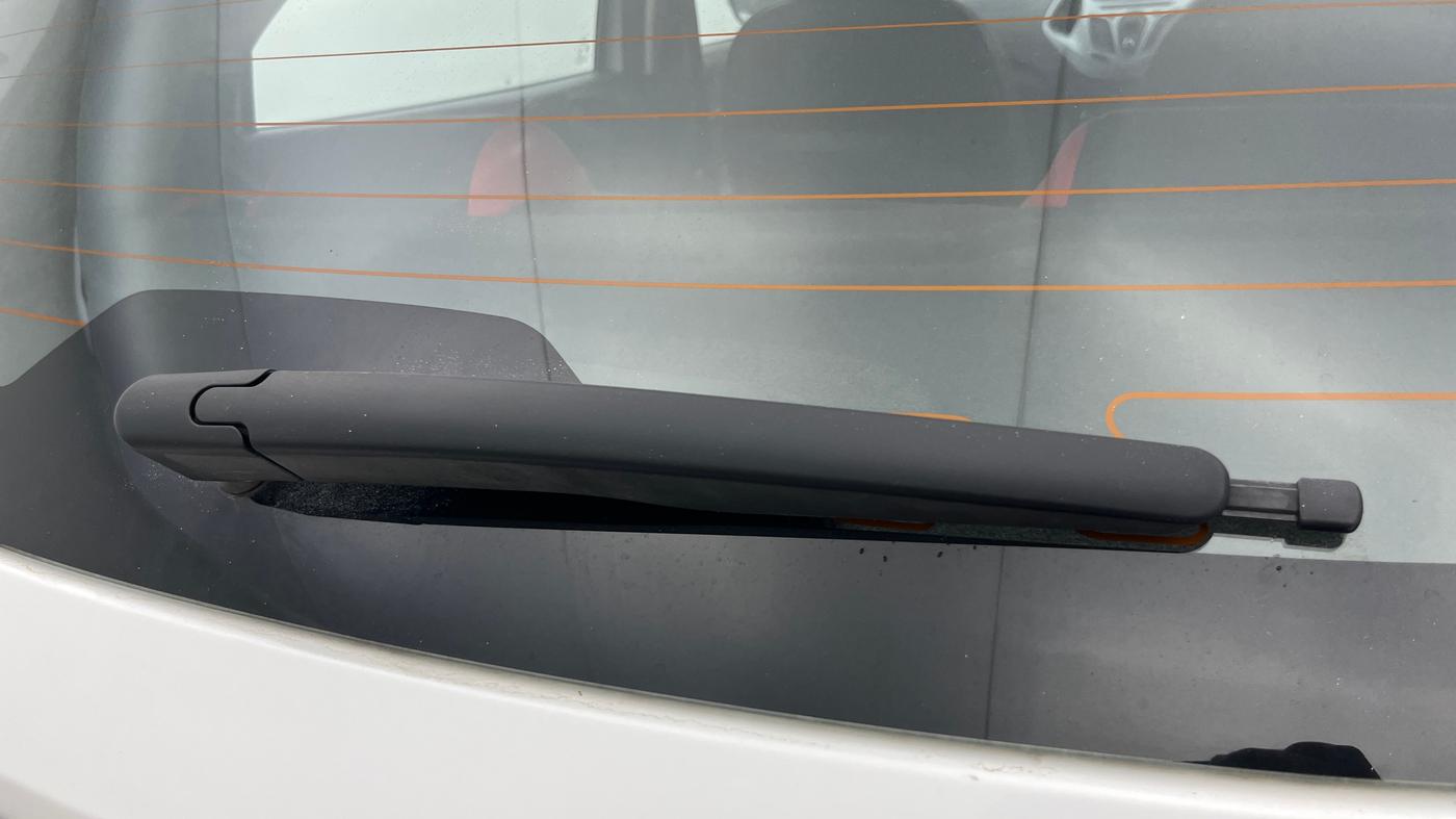 2016 Ford New Figo TITANIUM PLUS 1.2 PETROL, Petrol, Manual, 53,570 km, Rear Wiper