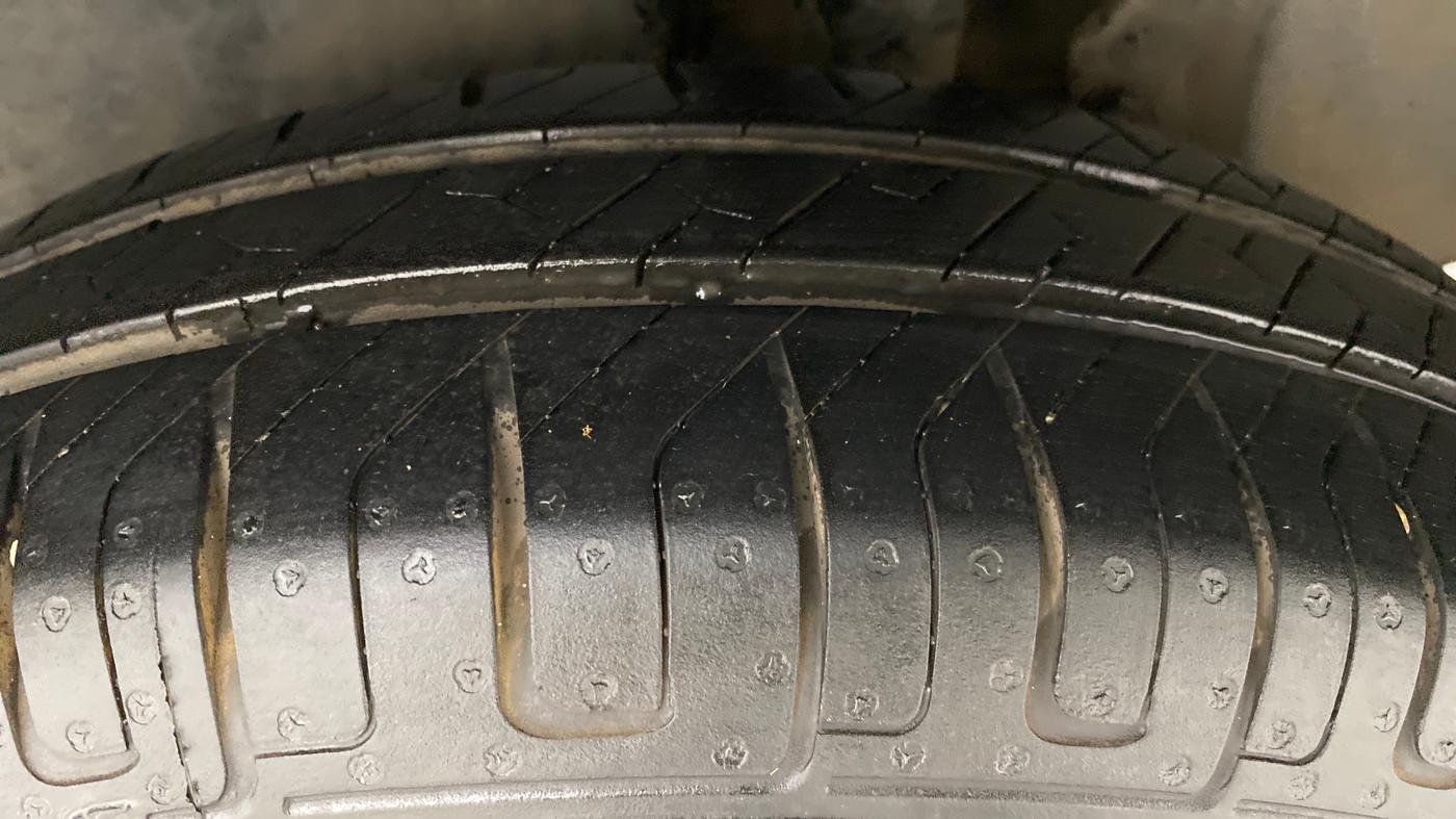 2017 Maruti Dzire VDI AMT, Diesel, Automatic, 83,991 km, Left Rear Tyre Tread