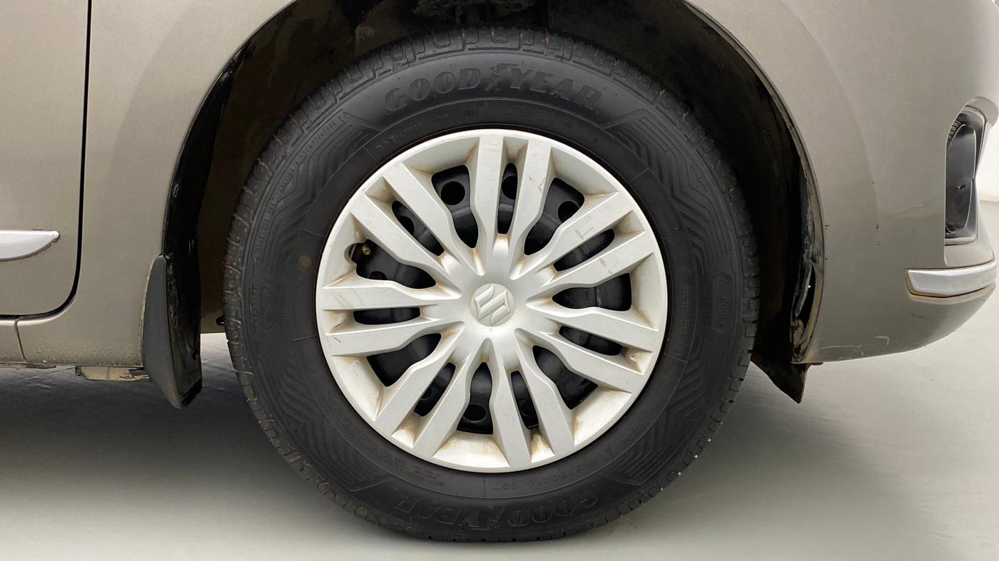 2017 Maruti Dzire VDI AMT, Diesel, Automatic, 83,991 km, Right Front Wheel