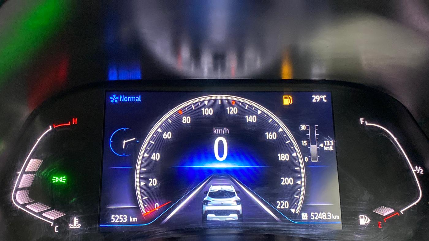 2021 Renault Kiger RXZ 1.0 MT, Petrol, Manual, 5,305 km, Odometer Image