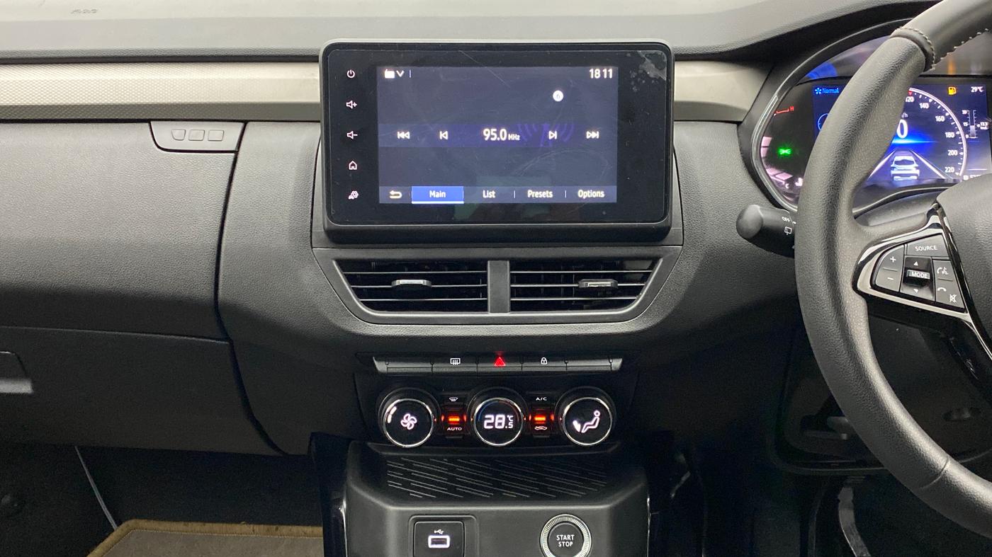 2021 Renault Kiger RXZ 1.0 MT, Petrol, Manual, 5,305 km, Air Conditioner