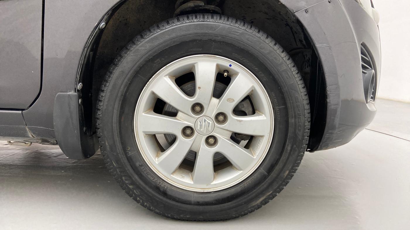 2014 Maruti Ritz ZXI, Petrol, Manual, 75,537 km, Right Front Wheel