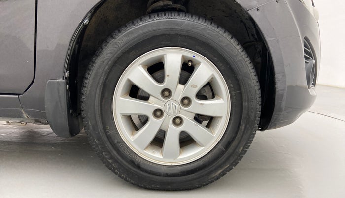 2014 Maruti Ritz ZXI, Petrol, Manual, 75,537 km, Right Front Wheel