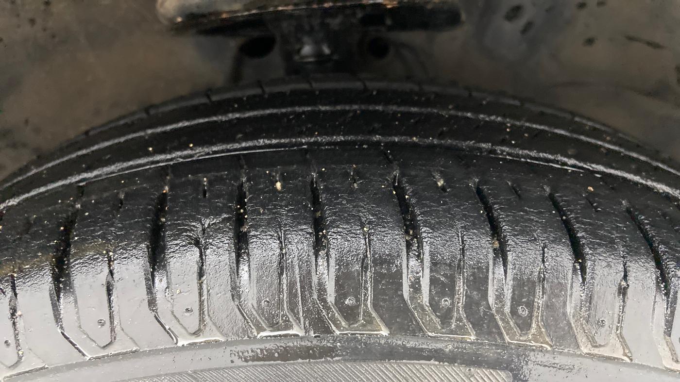 2014 Maruti Ritz ZXI, Petrol, Manual, 75,537 km, Right Front Tyre Tread
