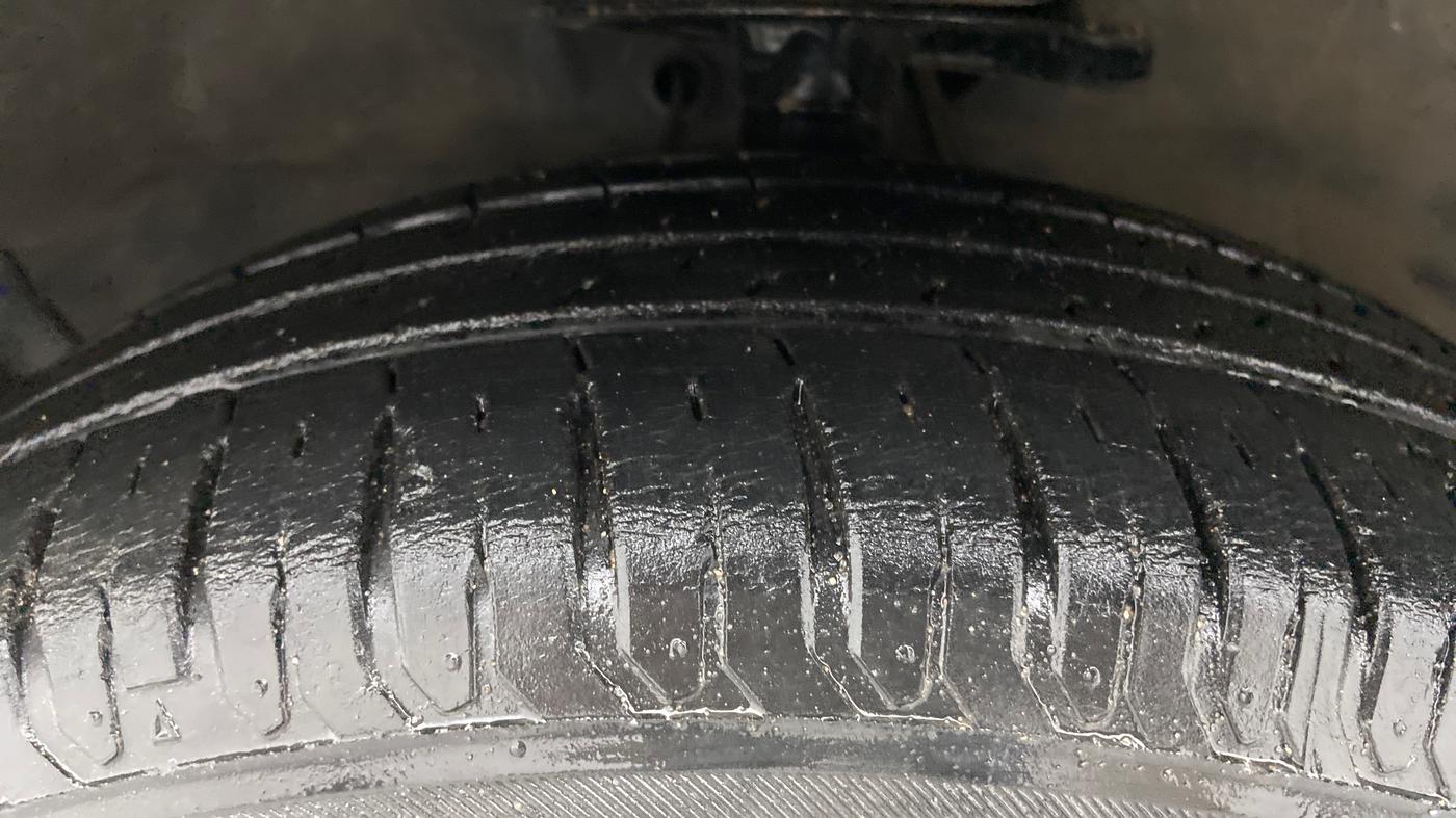 2014 Maruti Ritz ZXI, Petrol, Manual, 75,537 km, Left Front Tyre Tread
