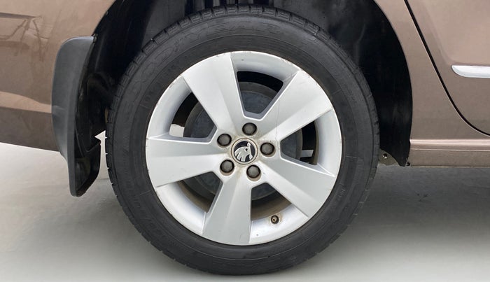 2020 Skoda Rapid 1.0 AMBITION TSI MT, Petrol, Manual, 29,260 km, Right Rear Wheel