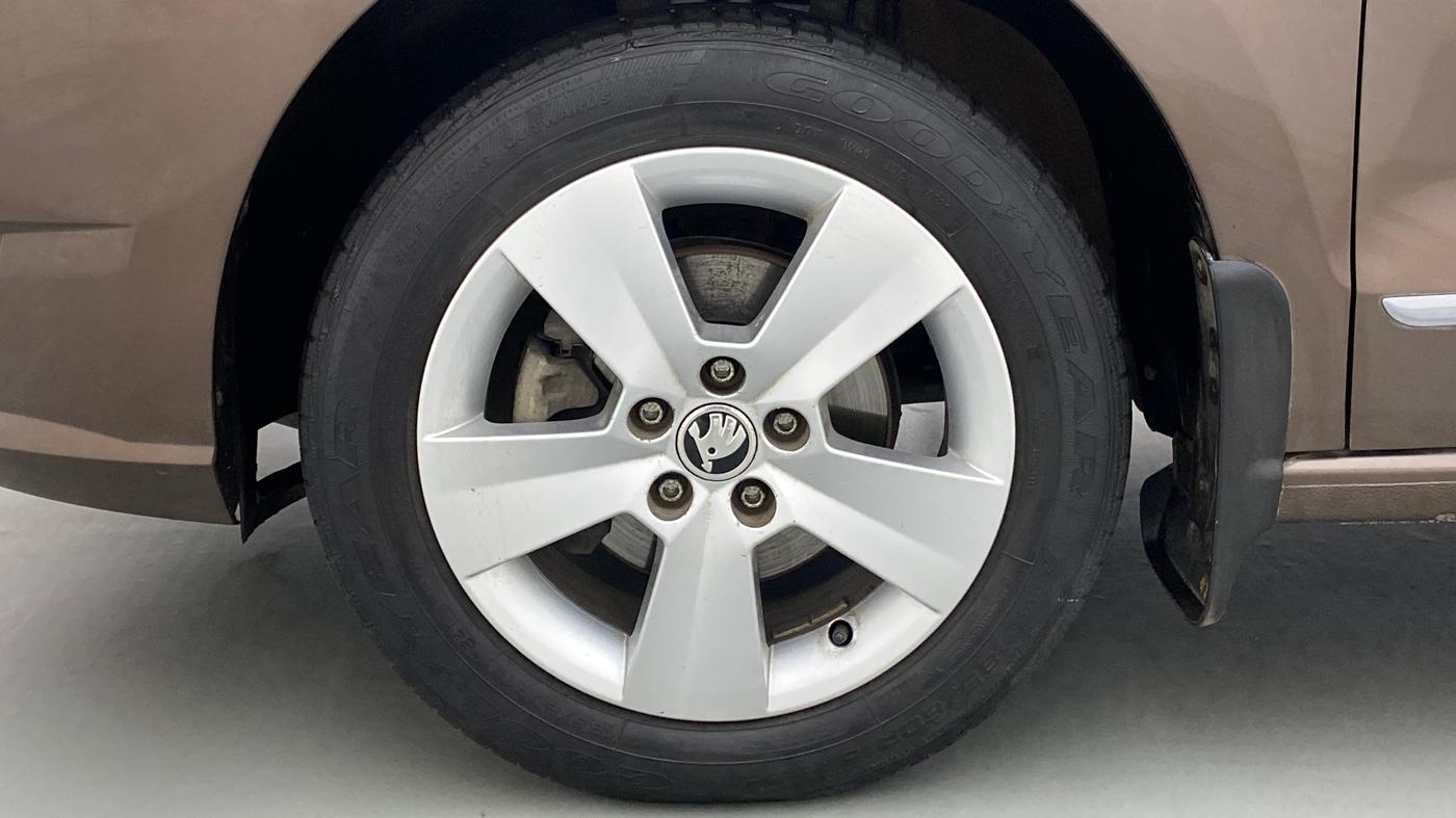 2020 Skoda Rapid 1.0 AMBITION TSI MT, Petrol, Manual, 29,260 km, Left Front Wheel