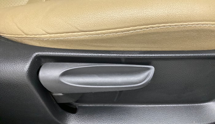 2020 Skoda Rapid 1.0 AMBITION TSI MT, Petrol, Manual, 29,260 km, Driver Side Adjustment Panel